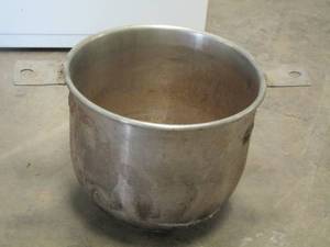 lot 146 image: double handled large fryer