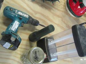 lot 166 image: Makita drill, mason jar full of screws and nails 2 outdoor lights