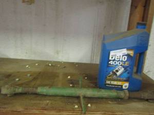 lot 180 image: 400LE heavy duty motor oil, COUPLER