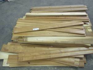 lot 181 image: small wood panels size 32x4 qty 20 plus