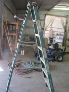 lot 185 image: 6 foot ladder