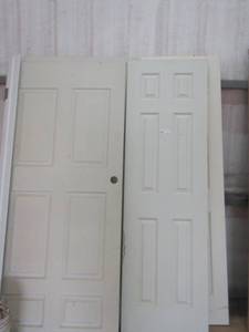 lot 249 image: VARIOUS DOOR LOT SOME ARE 80X36 AND OTHERS ARE 80X24 QTY 5