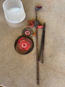 lot 293 image: SAW  BLADES  & BAR CLAMP