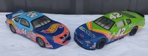 lot 11 image: 124th Scale Die Cast Collectible Race Cars--Hot Wheels and Bell South