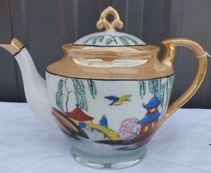 lot 56 image: Very Nice Hand Painted Japanese Tea Pot---Check this out