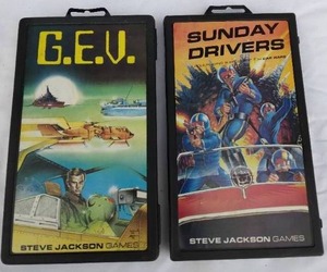 lot 82 image: Selection of 2 Steve Jackson Pocket Board Games---Check this out