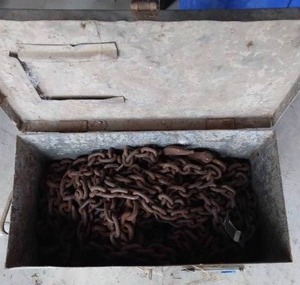 lot 92 image: Metal Lockbox full of Chains---Extremely Heavy, Please bring help