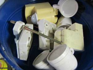 lot 63 image: METAL BUCKET , VARIOUS OUTDOOR LIGHTS, 2 SMALL BUCKETS OF SEPTICFIT