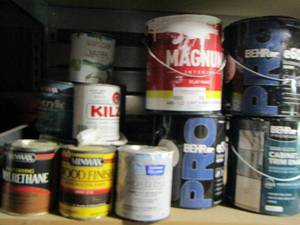 lot 70 image: VARIOUS SMALL AND LARGE CANS OF PAINT INCLUDES WOOD FINISH, HIGH GLOSS, SIMI GLOSS AND MORE