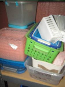 lot 83 image: large lot of baskets plastic