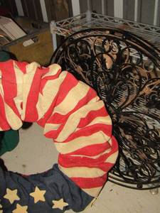 lot 103 image: metal wall art qty 2 wreath- 3 tar small metal shelf