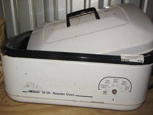 lot 136 image: Nesco 18qrt roaster with lid