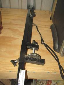 lot 145 image: DOG GROOMING CLAMP ON STAND