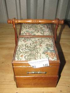 lot 146 image: double sided sewing box with handle