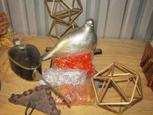 lot 147 image: home dcor - stones and more