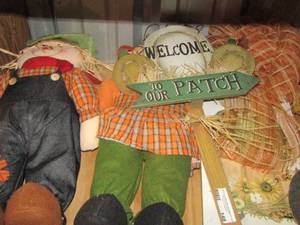 lot 148 image: welcome to our patch yard sign- yard fall dcor
