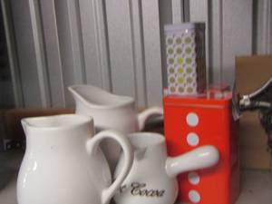 lot 159 image: Various kitchen items, pictures- hot coca canister- cracker canister