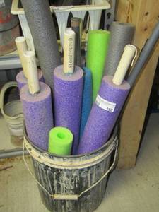 lot 168 image: JIGGING LINE FLOATS