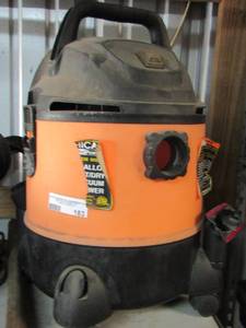 lot 183 image: Used shop vac with attachments