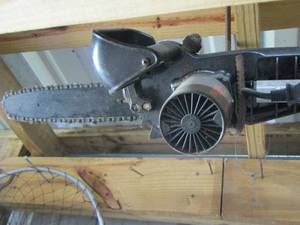 lot 186 image: Electric Remington pole chain saw