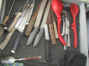 lot 210 image: Knife lot