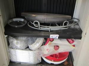 lot 225 image: Plastic silverware- paper goods for eating