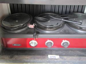 lot 238 image: Bella cookware with 3 dishes