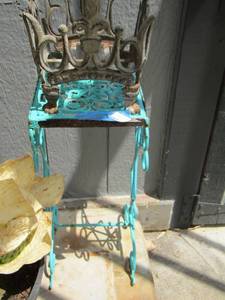lot 248 image: metal plant stand size unknown