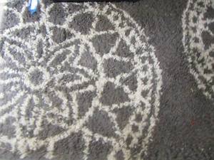 lot 273 image: grey and white area rug size 93 x 63