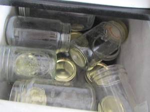 lot 354 image: large lot of mason jars some have lids some don�t