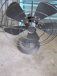 lot 333 image: VintageSolid Metal Fan