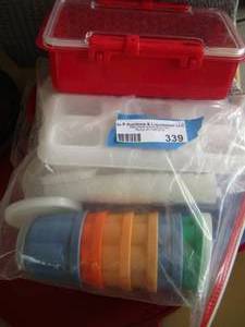 lot 339 image: TUPPERWARE Ice trays and jello molds