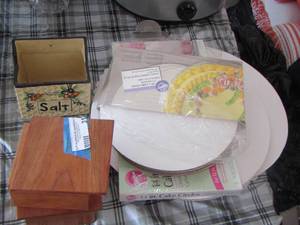 lot 317 image: 2 wooden box, napkin holder and cardboard cake plate