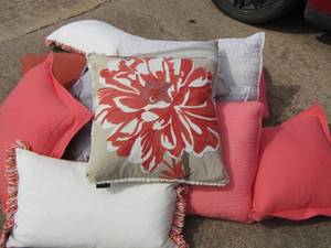 lot 20 image: large lot of throw pillows and bed pillows
