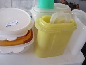 lot 366 image: large lot of TUPPERWARE