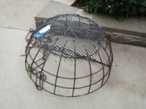 lot 287 image: Large hanging metal plant basket