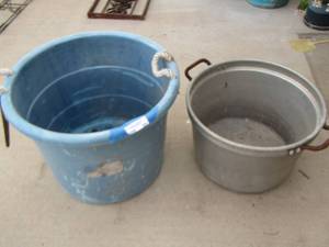 lot 294 image: blue double handled plastic bucket, metal outdoor basket double handled