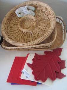 lot 390 image: pot &pan lot- wicker serving dishes