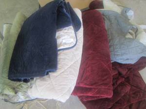 lot 10 image: large lot of car or couch covers for animals