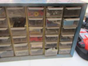 lot 34 image: 30 slat nail - screw compartment