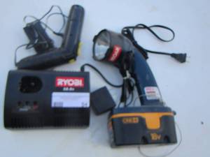 lot 54 image: ryobi flash light- plus charger