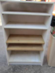 lot 57 image: 4ft tall white book shelf, needs tlc 5 tier