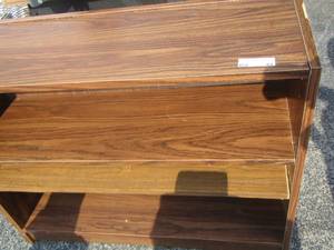 lot 62 image: 3 tier wooden shelf 3ft2212