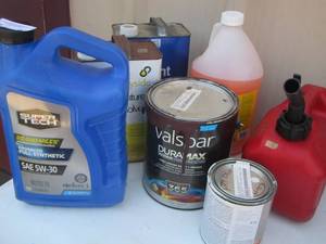 lot 82 image: advance full synthetic oil- appliance oil
