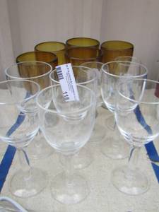 lot 118 image: clear wine glasses and 5 brown wine glasses