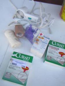 lot 138 image: first aid lot- gauze and non stick pads