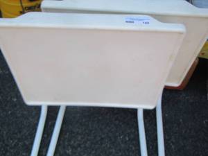 lot 149 image: qty 3 white fold up food trays