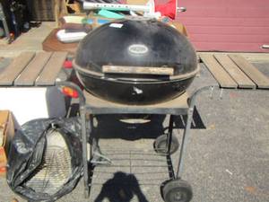 lot 155 image: Kingsford propane grill