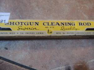 lot 191 image: HARD MAPLE GENIUNE OUTERS IMPLEMENT SHOTGUN CLEANING ROD  IN BOX