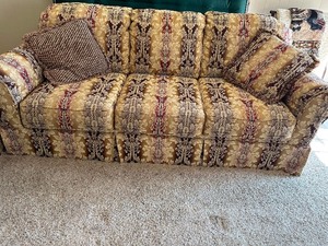 lot 4 image: Couch full size Ashley furniture